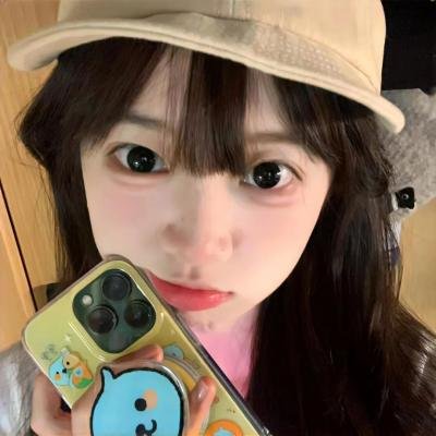 穿黑衣的女孩