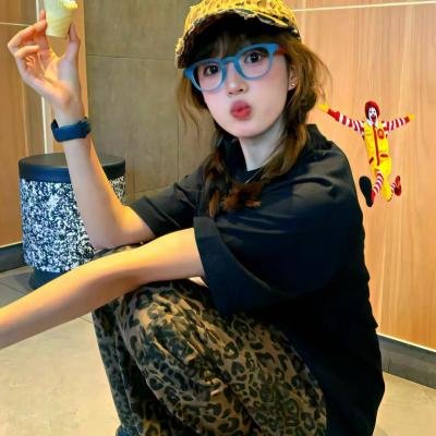 猫眼女枪手
